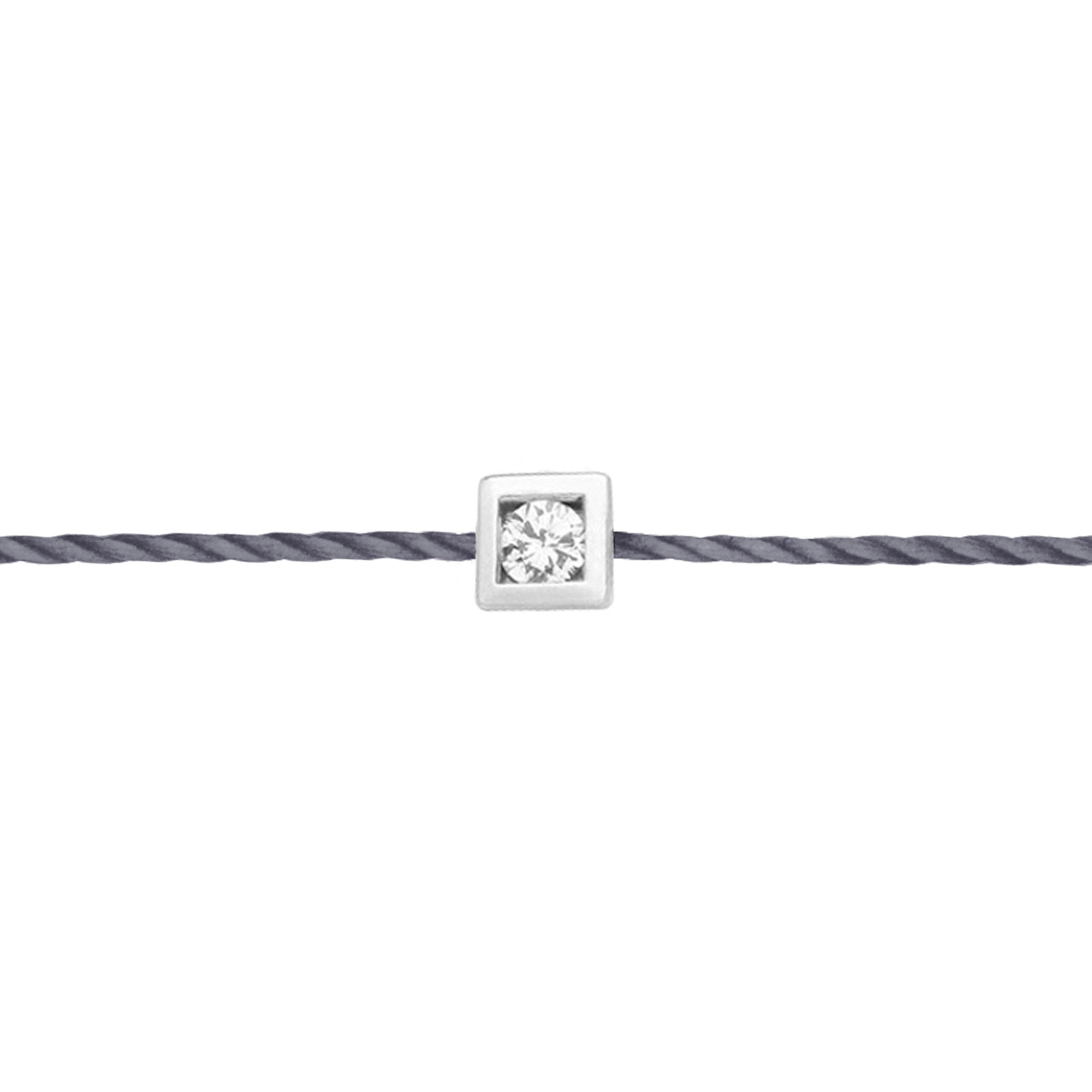 Bracelet diamant carré sur fil cordon de couleur pour femme est un bijou tendance abordable, accessible et pas cher made in France, prisé par les stars et les célébrités, à superposer ou à accumuler et un cadeau d'anniversaire, d'amour ou d'amitié idéal.