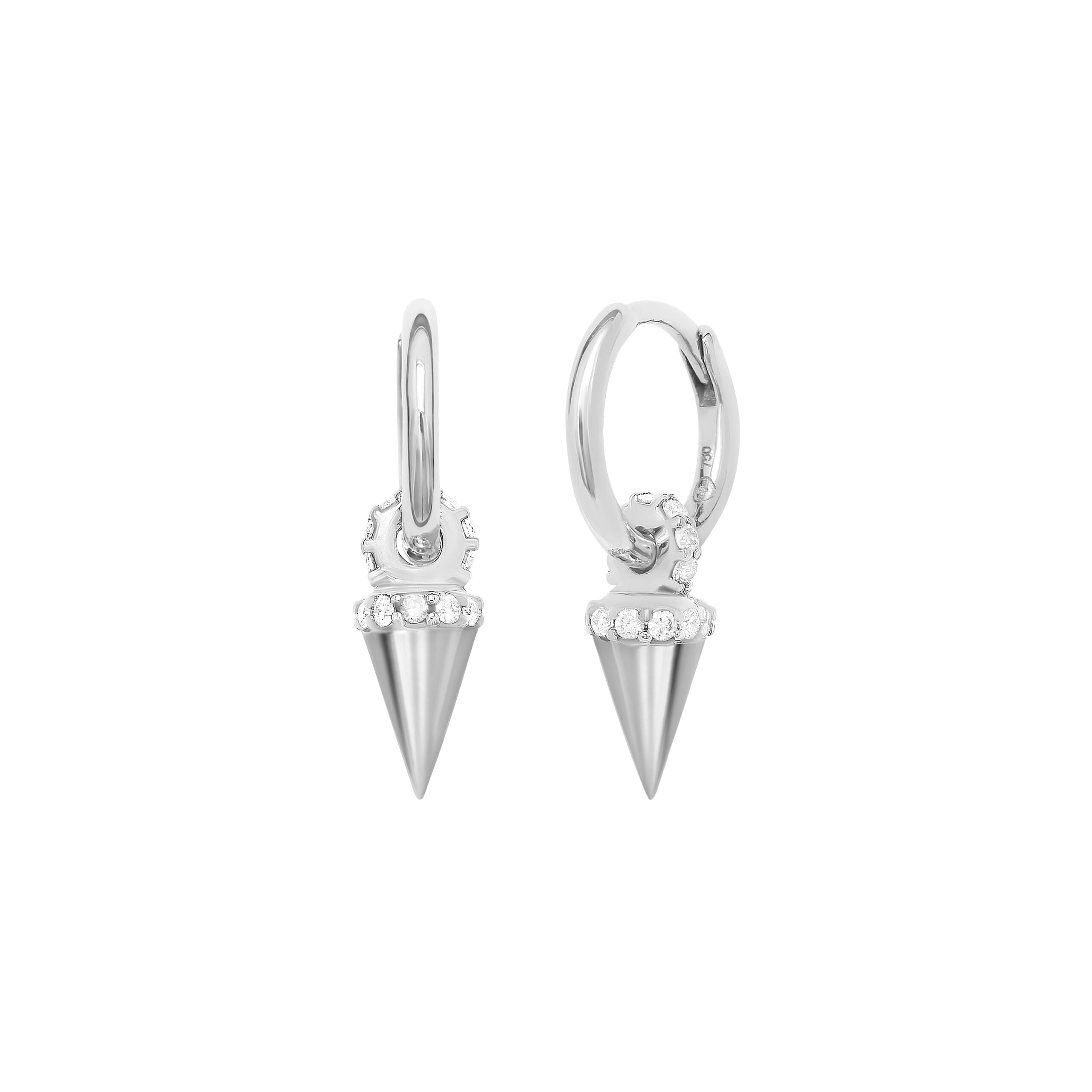 Boucles d'oreilles rock créoles pendantes pendules en or blanc et diamants. Bijou de luxe élégant et raffiné. Marque de Joaillerie fine moderne. Idéal en cadeau de noël, d'anniversaire et de mariage.